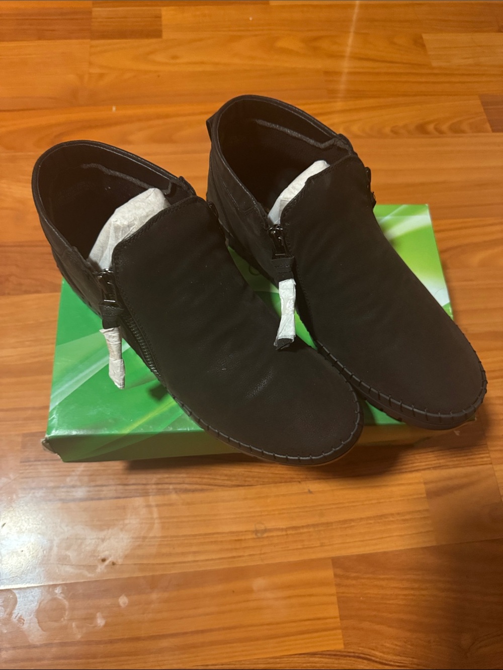 easy street Black Men's Chukka Boots with Side Zipper